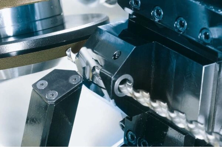 Werkzeugschleifmaschine für HSS-Spiralbohrer